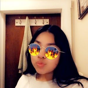 Meet your Posher, Carmen